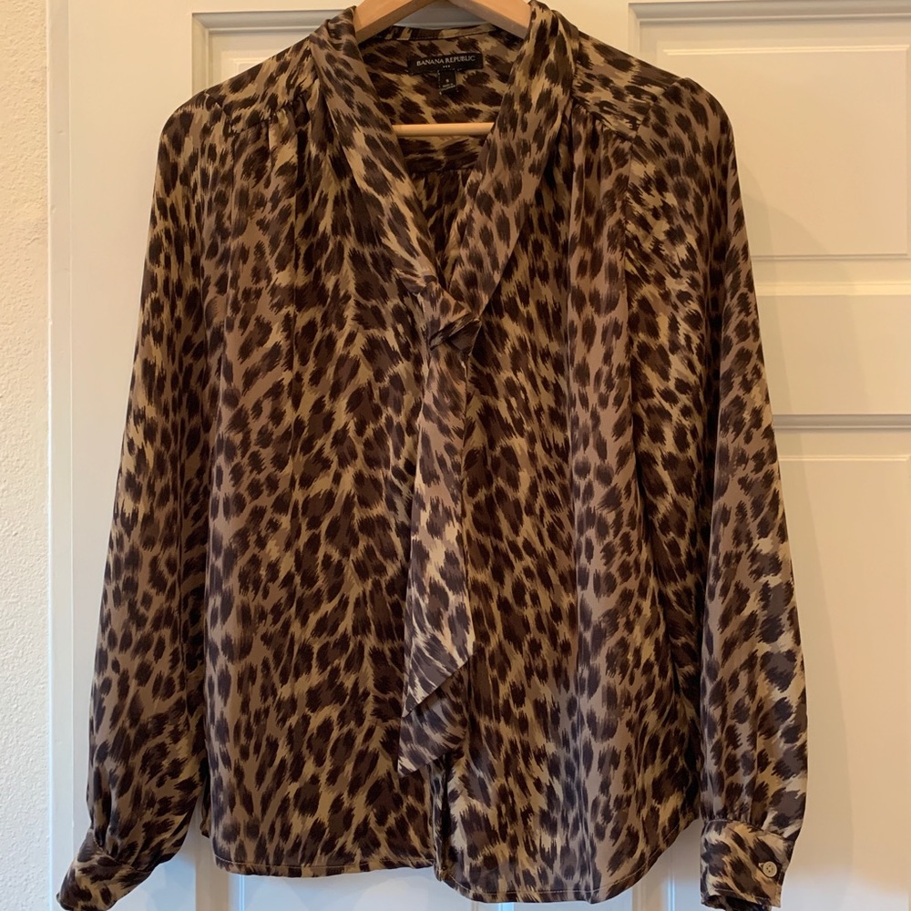 Banana republic tie neck pussy blouse